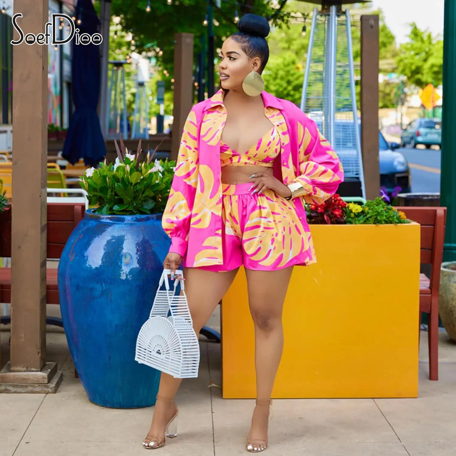 Soefdioo Leaf Prints Two Piece Set Women Casual Long Sleeve Shirt with Bra Top and Shorts Suits 2023 Fashion Beach Style Outfits
Soefdioo Leaf Prints Two Piece Set Women Casual Long Sleeve Shirt with Bra Top and Shorts Suits 2023 Fashion Beach Style Outfits
