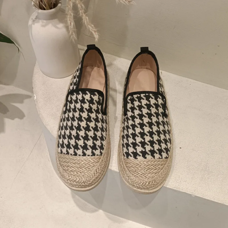 Women's Flat Shoes Thick Soled Daily For Female 2022 Leisure Round Toe Flat Outdoor Spring Autumn Women Single Shoes
Women's Flat Shoes Thick Soled Daily For Female 2022 Leisure Round Toe Flat Outdoor Spring Autumn Women Single Shoes