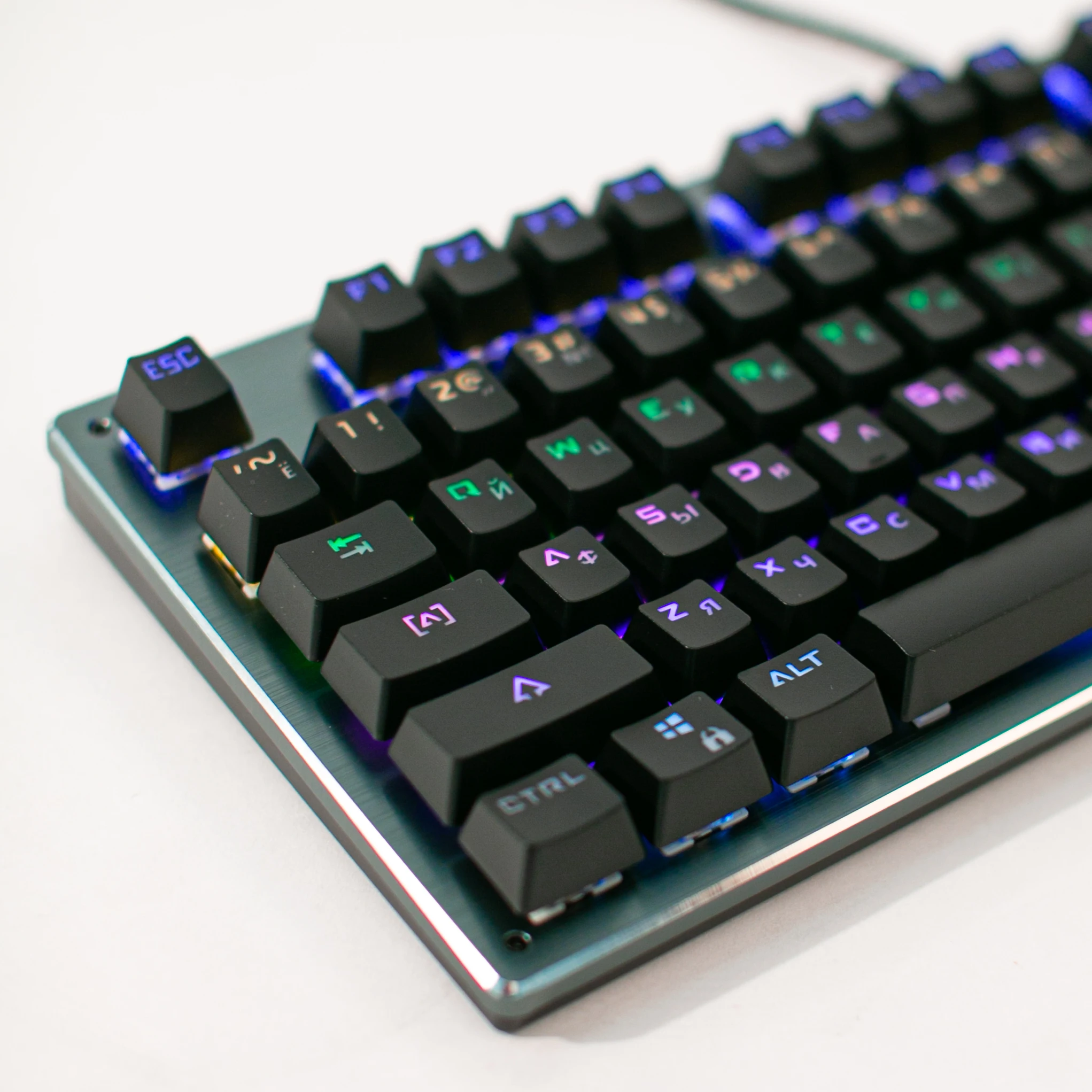 Игровая клавиатура проводная Gembird KB-G550L, черный 
Игровая клавиатура проводная Gembird KB-G550L, черный