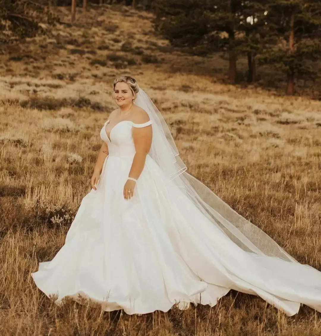 Plus Size Satin Wedding Dresses Bridal Gowns Off Shoulder A Line Court Train Deep V Neck Backless Vestidos De Noiva Classic
Plus Size Satin Wedding Dresses Bridal Gowns Off Shoulder A Line Court Train Deep V Neck Backless Vestidos De Noiva Classic