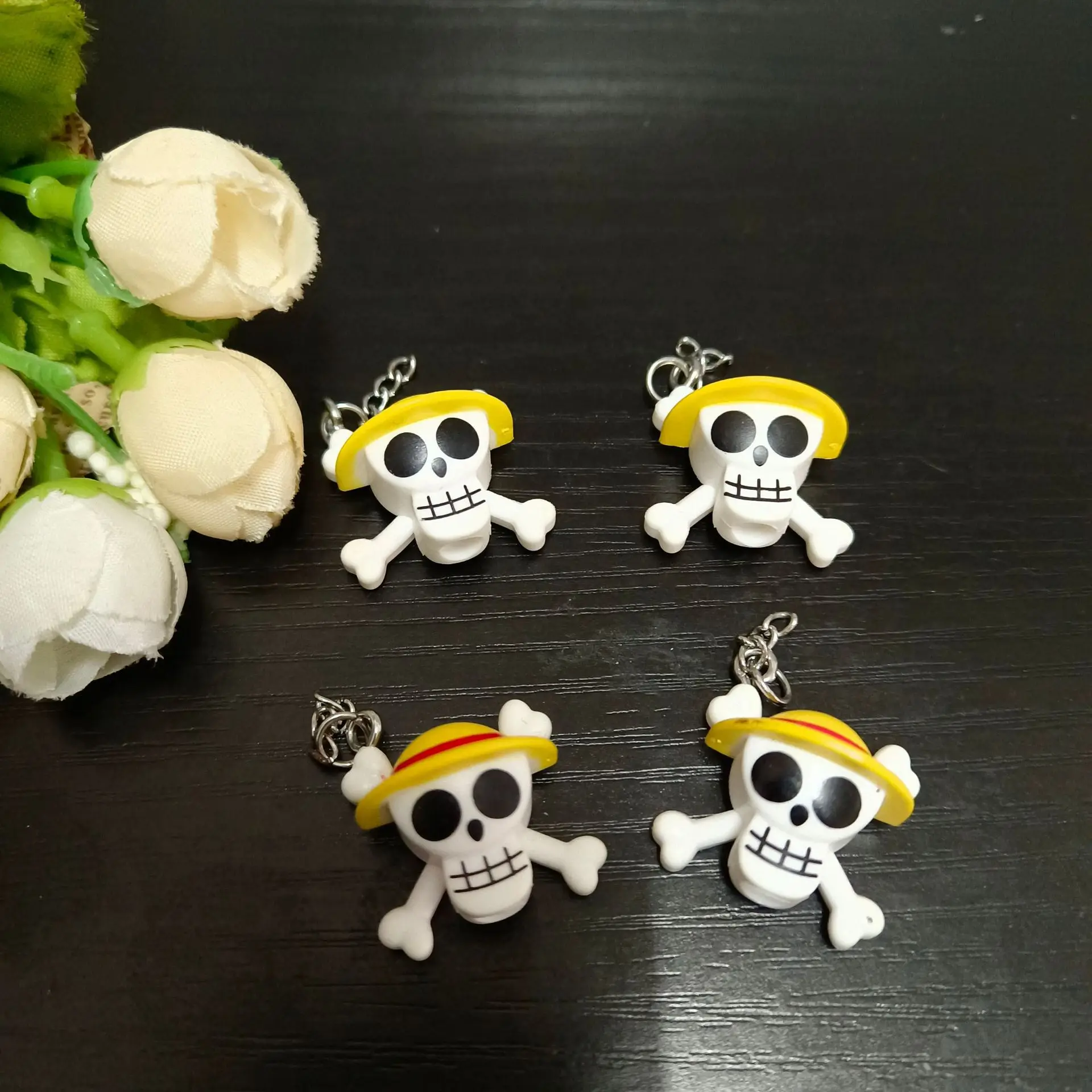 50pcs/lot Cartoon Little Cute Skull Pirates Key Chains 3cm Kids Toy Birthday Gift Bag Pendants
50pcs/lot Cartoon Little Cute Skull Pirates Key Chains 3cm Kids Toy Birthday Gift Bag Pendants