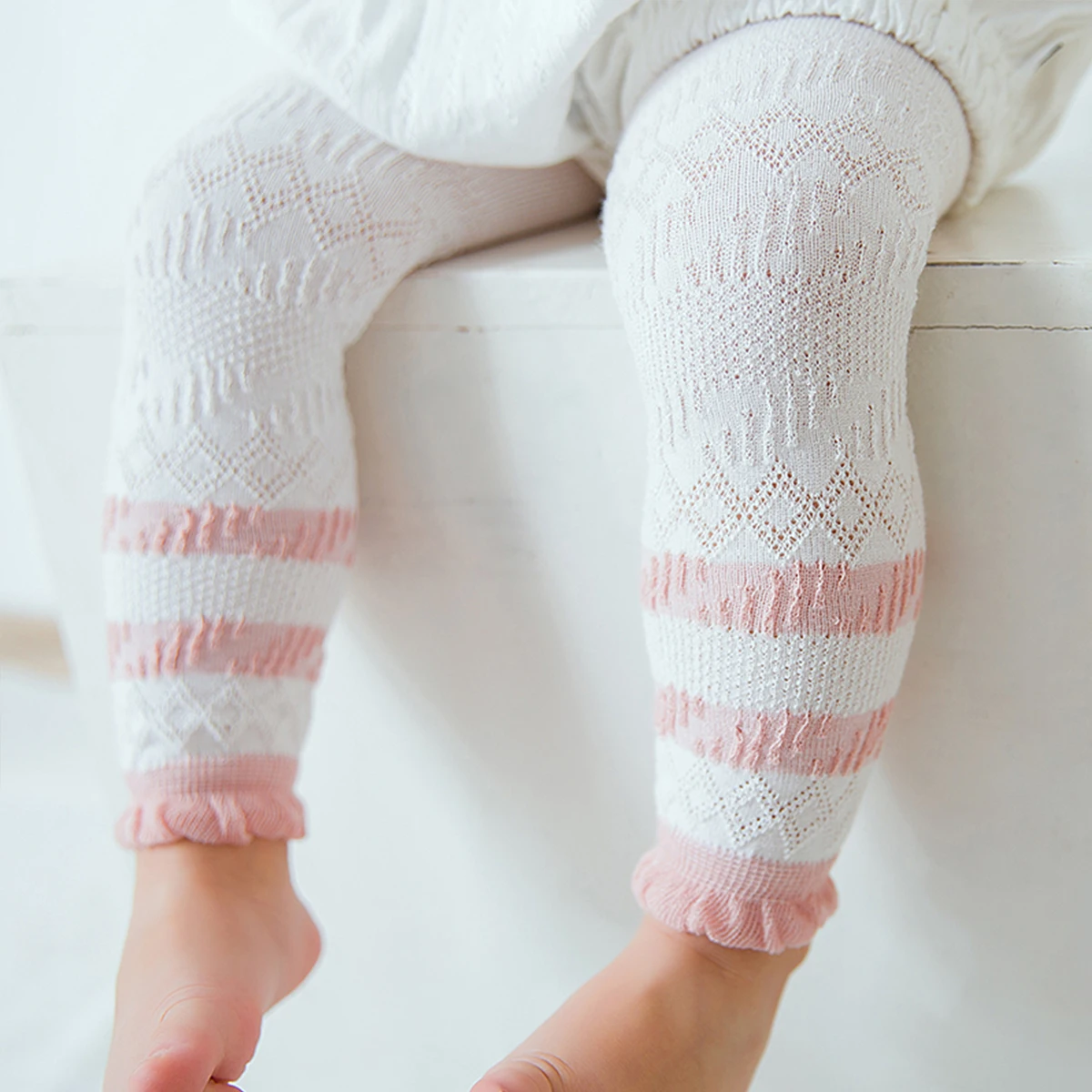 2020 White Mesh Baby Leggings Skinny Solid Summer Baby Girl Pants Toddler Child Knitting Trousers Breathable 1-5T Girl Clothes
2020 White Mesh Baby Leggings Skinny Solid Summer Baby Girl Pants Toddler Child Knitting Trousers Breathable 1-5T Girl Clothes