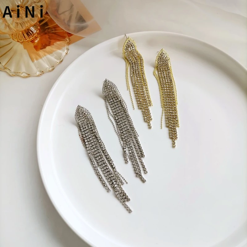 925 Silver Needle Delicate Jewelry Tassel Earring Popular Design High Quality Shiny Crystal Dangle Earrings For Girl Lady Gifts
925 Silver Needle Delicate Jewelry Tassel Earring Popular Design High Quality Shiny Crystal Dangle Earrings For Girl Lady Gifts