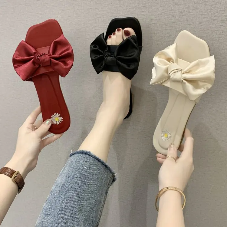 Sexy Women Slipper 2022 New Beach Slides Outdoor Woman Solid Satin Shoes Flat with Butterfly-knot Slip-on Female Summer Footwear
Sexy Women Slipper 2022 New Beach Slides Outdoor Woman Solid Satin Shoes Flat with Butterfly-knot Slip-on Female Summer Footwear