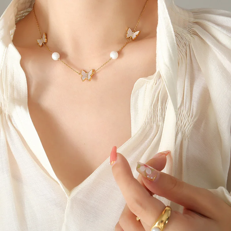 

Ожерелье с бабочкой, роскошное регулируемое французское светлое ожерелье с искусственным жемчугом и бабочкой из белого морского ракушки с ...