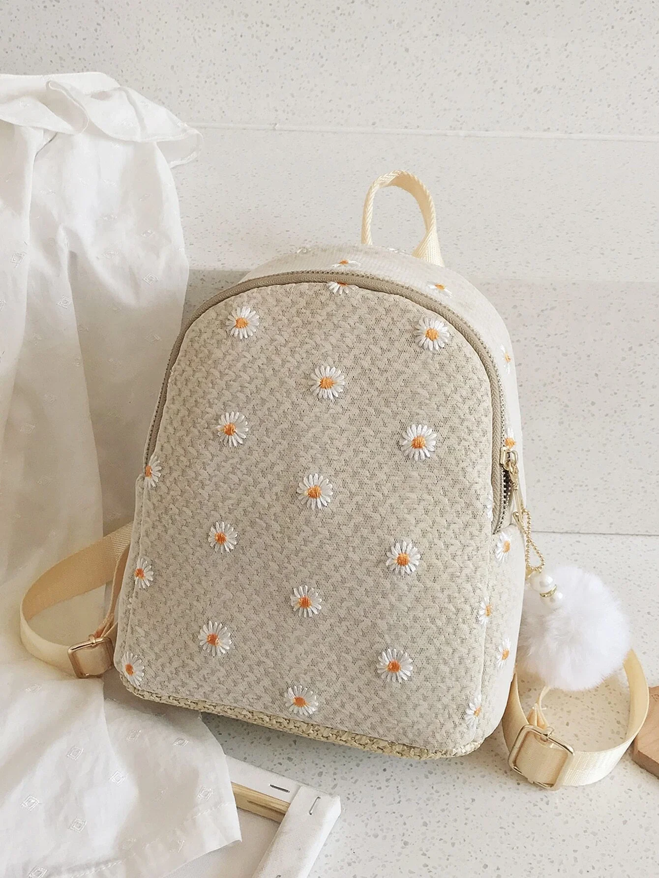 Daisy Embroidered Woven Backpack 
Daisy Embroidered Woven Backpack