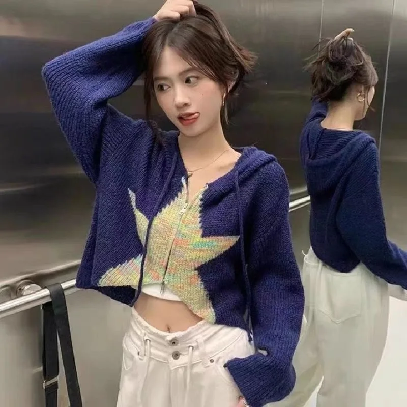 2023 Early Autumn New Five Point Star Hooded Contrast Color Versatile Loose Short Knitted Sweater Cardigan Zipper Top Y2K
2023 Early Autumn New Five Point Star Hooded Contrast Color Versatile Loose Short Knitted Sweater Cardigan Zipper Top Y2K