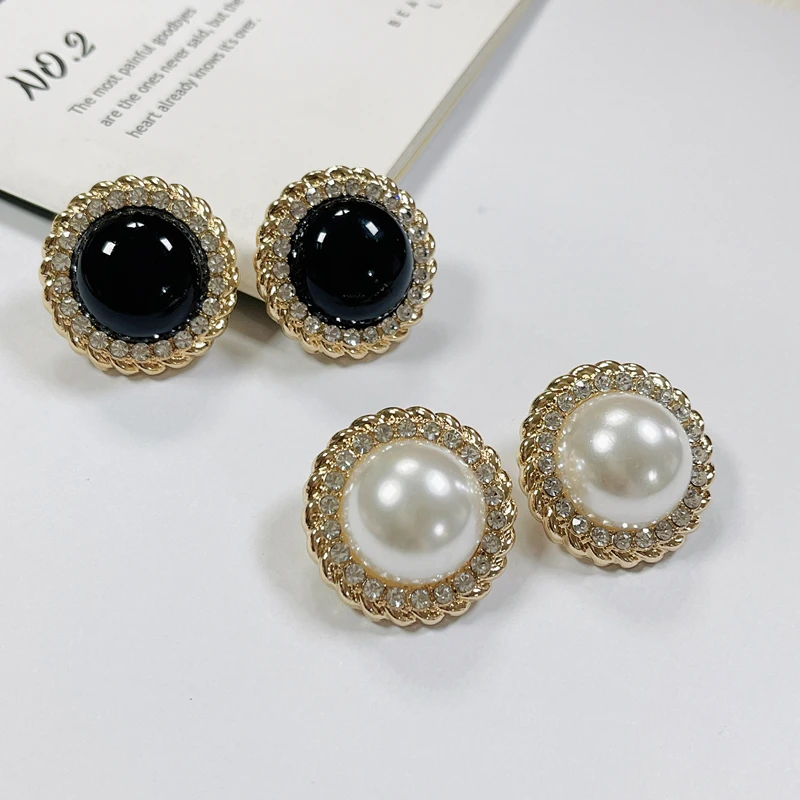 Korean New Elegant Retro Drip Glaze Pearl Earrings for Women Fashion Bling Zircon Stone Stud Earring Girl Party Jewelry Set
Korean New Elegant Retro Drip Glaze Pearl Earrings for Women Fashion Bling Zircon Stone Stud Earring Girl Party Jewelry Set