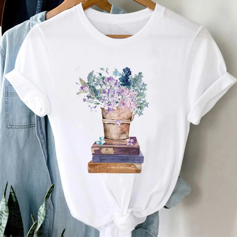 Женская футболка с коротким рукавом, круглым вырезом и принтом
Женская футболка с коротким рукавом, круглым вырезом и принтом