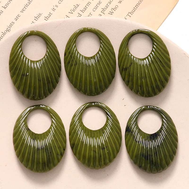 2pcs Korean halo dyed two-color shell pattern hollow pendant diy resin accessories earrings hairpin mobile phone shell material
2pcs Korean halo dyed two-color shell pattern hollow pendant diy resin accessories earrings hairpin mobile phone shell material