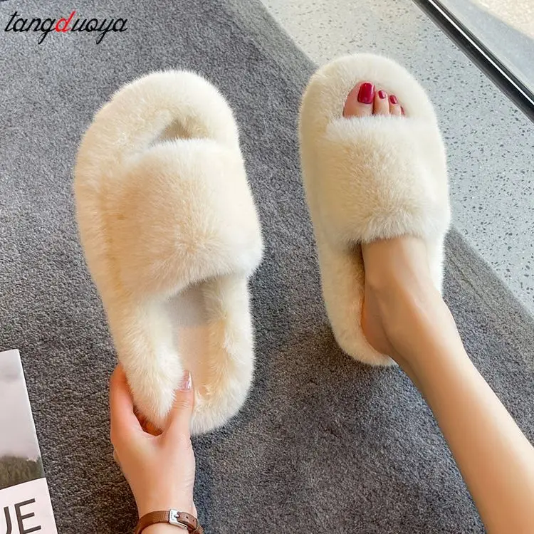 Plus Size Women's Plush Slippers Winter New Style Outer Wear Flat-bottomed Fashion Plush Women's Shoes Warm Fur Slippers
Plus Size Women's Plush Slippers Winter New Style Outer Wear Flat-bottomed Fashion Plush Women's Shoes Warm Fur Slippers