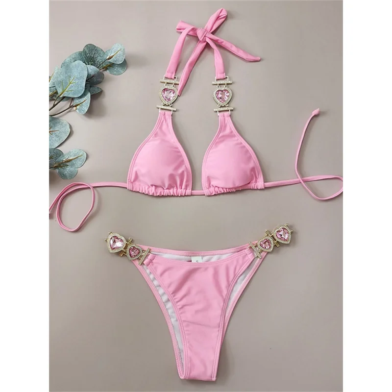 Бикини женское с бриллиантами и эффектом пуш-ап
Бикини женское с бриллиантами и эффектом пуш-ап