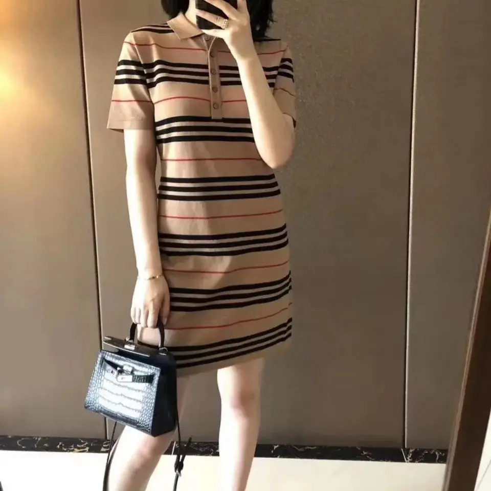 Ins Internet Celebrity Minimalist Short Sleeve Lapel Ice Silk Stripes Mid-Length 2021 Summer Polo Collar Knitted Dress
Ins Internet Celebrity Minimalist Short Sleeve Lapel Ice Silk Stripes Mid-Length 2021 Summer Polo Collar Knitted Dress