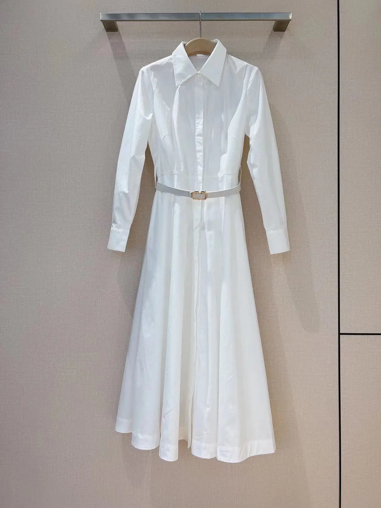 Fyion Fashion Runway 2022 Summer Vintage Dress Women Long Sleeve Belt Single Breasted High Quality White Midi Dresses
Fyion Fashion Runway 2022 Summer Vintage Dress Women Long Sleeve Belt Single Breasted High Quality White Midi Dresses
