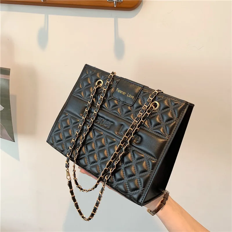 Новая текстурированная сумка через плечо Корейская версия Большая объемная сумка-тоут через плечо с рельефной цепочкой
Новая текстурированная сумка через плечо Корейская версия Большая объемная сумка-тоут через плечо с рельефной цепочкой