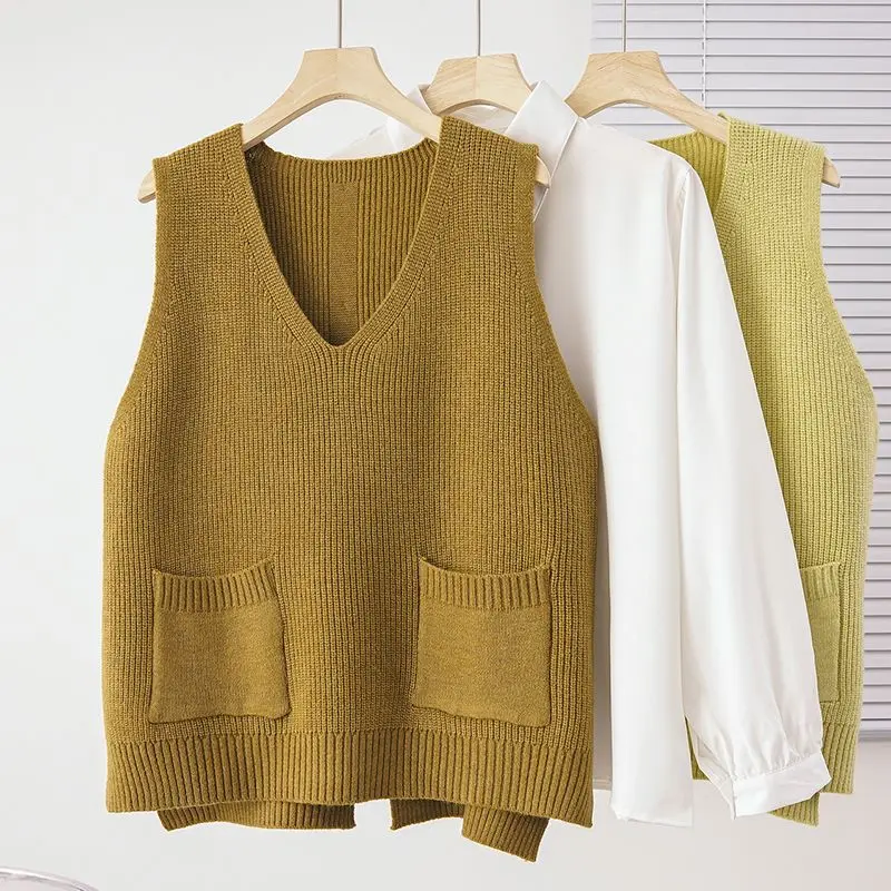 Autumn New 2023 Loose Korean V-neck Knitted Vest Women's Outwear Knitted Vest Sweater Top
Autumn New 2023 Loose Korean V-neck Knitted Vest Women's Outwear Knitted Vest Sweater Top
