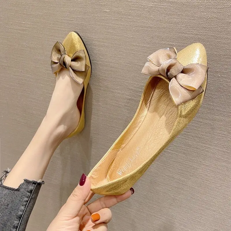 New Shallow Bow Elegant Four Seasons Shoes Pointed Flat Shoes Fashion Joker Soft Bottom Soft Leather Work Commuter Casual Shoes
New Shallow Bow Elegant Four Seasons Shoes Pointed Flat Shoes Fashion Joker Soft Bottom Soft Leather Work Commuter Casual Shoes