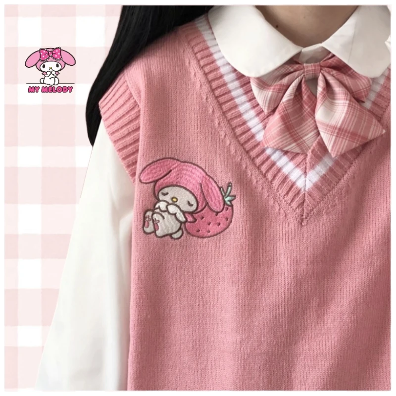 Розовый кавайный мультяшный Sanrioed JK вязаный жилет My Melody Kuromi Cinnamoroll аниме милый свободный приталенный свитер подарок для девушки Новинка 2023
Розовый кавайный мультяшный Sanrioed JK вязаный жилет My Melody Kuromi Cinnamoroll аниме милый свободный приталенный свитер подарок для девушки Новинка 2023