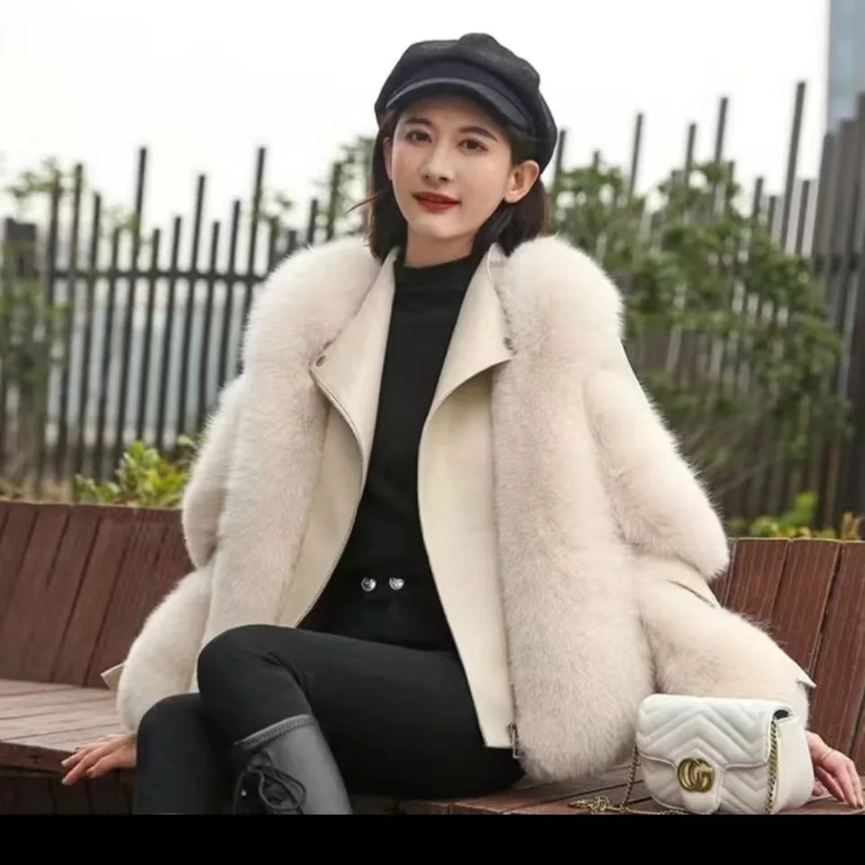 2021 autumn and winter new Haining fur imitation fox fur coat fashion short fur integrated motorcycle suit winter coat women
2021 autumn and winter new Haining fur imitation fox fur coat fashion short fur integrated motorcycle suit winter coat women