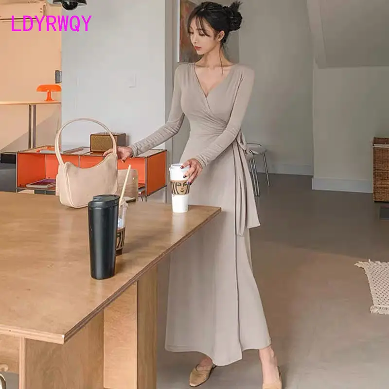 2022 new Korean version of women show the figure waist dress a piece of temperament slim place big block meat
2022 new Korean version of women show the figure waist dress a piece of temperament slim place big block meat