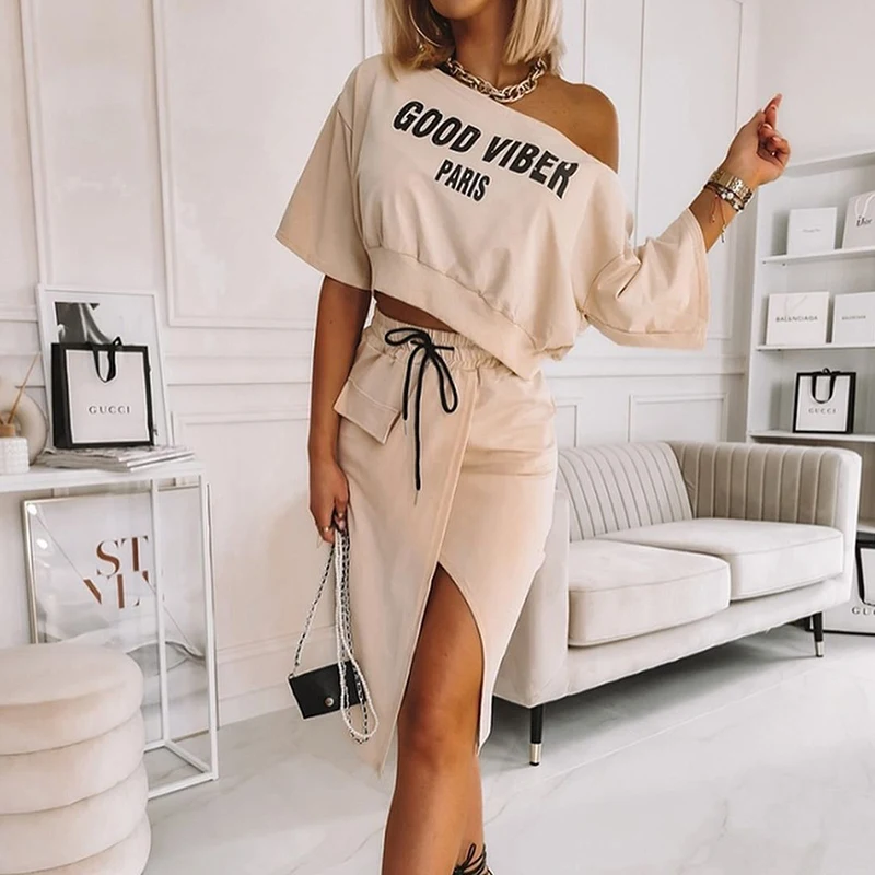 Fashion Letter Print Sports Skirt Outfits Sexy Off Shoulder Pullover and Tie-up Skirt Sets Women Casual Crew Neck Split 2Pc Suit
Fashion Letter Print Sports Skirt Outfits Sexy Off Shoulder Pullover and Tie-up Skirt Sets Women Casual Crew Neck Split 2Pc Suit