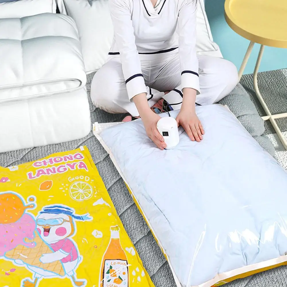 55W EU Compression Bag Vacuum Electric Pump Portable Suction Pump Universal Air Extractor Small Smart Household Storage Bags Aid 
55W EU Compression Bag Vacuum Electric Pump Portable Suction Pump Universal Air Extractor Small Smart Household Storage Bags Aid