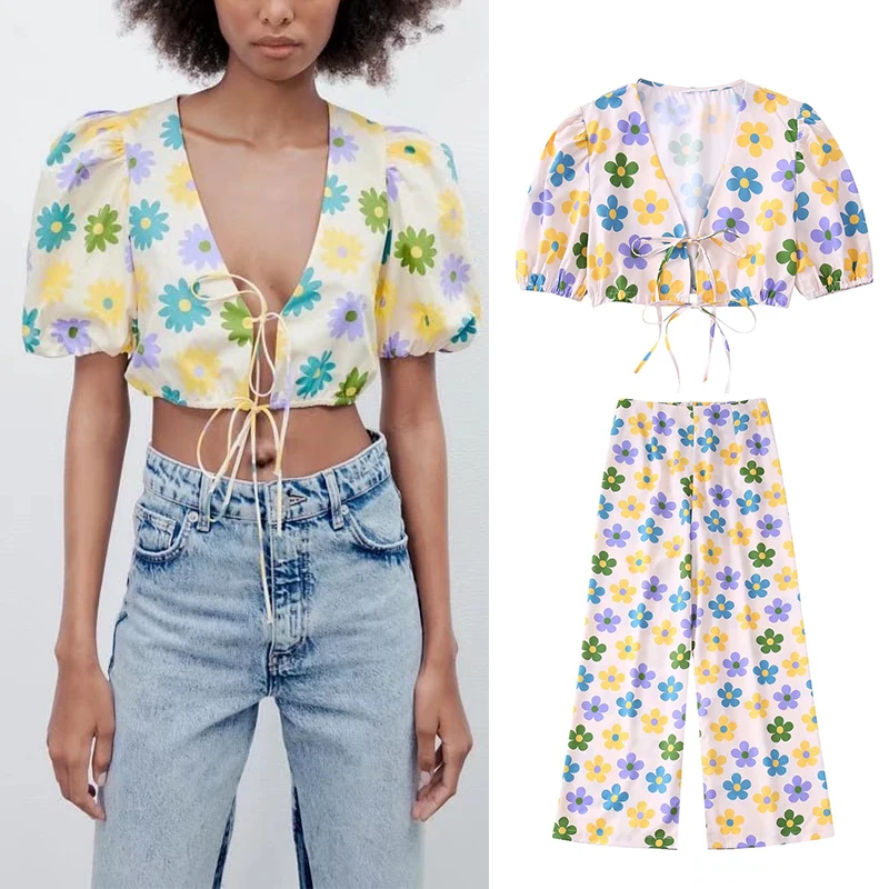 Summer 2022 Women V Neck Short Sleeve Print Lace-up Cropped Top With High Waist Wide Leg Pants Young Girl Sets BB22722
Summer 2022 Women V Neck Short Sleeve Print Lace-up Cropped Top With High Waist Wide Leg Pants Young Girl Sets BB22722