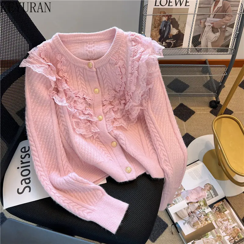 Korean Style Pink Lace Patchwork Ruffles Knitted Cardigan Women Autumn/winter Fahion Elegant Long Sleeve Single-breasted Sweater
Korean Style Pink Lace Patchwork Ruffles Knitted Cardigan Women Autumn/winter Fahion Elegant Long Sleeve Single-breasted Sweater