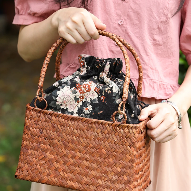 Retro Japanese handmade straw bag, vacation leisure bamboo bag, literary youth tea set storage bag, handbag, bag
Retro Japanese handmade straw bag, vacation leisure bamboo bag, literary youth tea set storage bag, handbag, bag