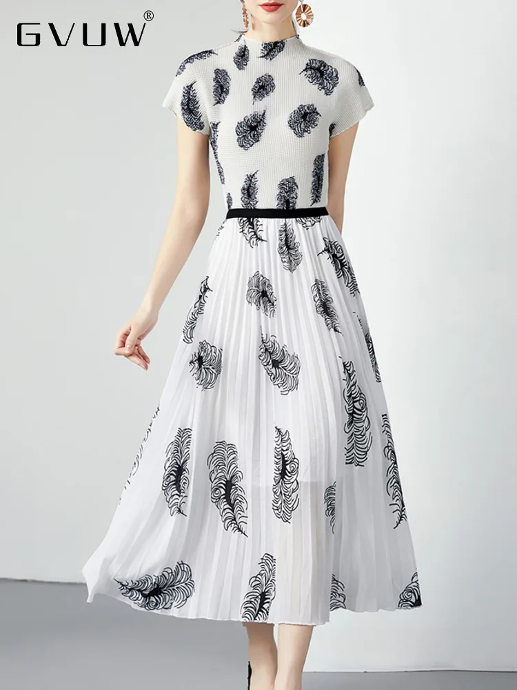 GVUW 2023 Summer Pleated Two Piece Sets For Women Mock Neck Short Sleeve Print Top Elastic Waist Loose Skirt Female Set 17J1117
GVUW 2023 Summer Pleated Two Piece Sets For Women Mock Neck Short Sleeve Print Top Elastic Waist Loose Skirt Female Set 17J1117