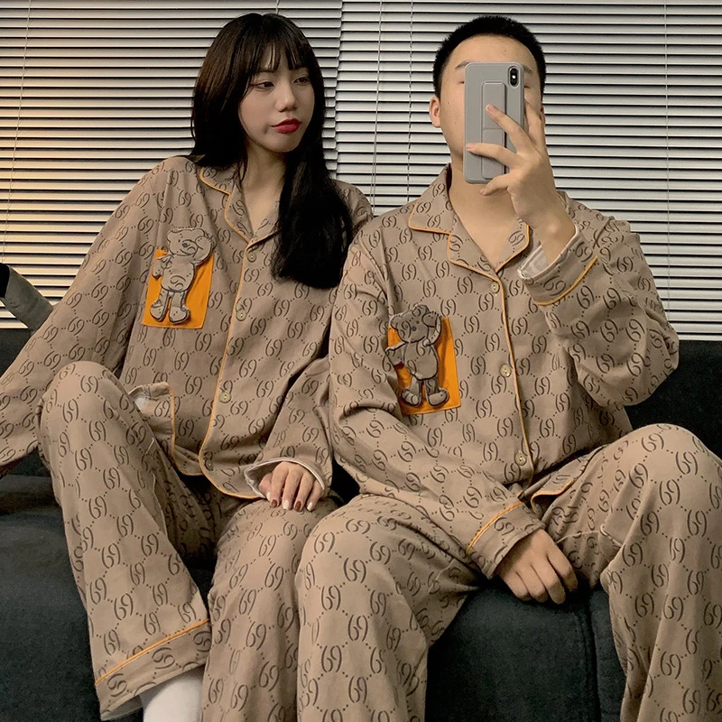 Pyjama Femme Pajamas for Women Spring Luxury Style Letter and Stripes Print Sleepwear Cotton Couple Casual Home Men Pijamas
Pyjama Femme Pajamas for Women Spring Luxury Style Letter and Stripes Print Sleepwear Cotton Couple Casual Home Men Pijamas