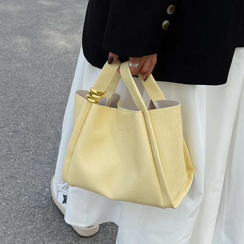 Модная вместительная женская сумка, Новинка лета 2022, популярная универсальная сумка-мессенджер, простая Портативная Сумка-тоут, сумка-мешо...
Модная вместительная женская сумка, Новинка лета 2022, популярная универсальная сумка-мессенджер, простая Портативная Сумка-тоут, сумка-мешо...