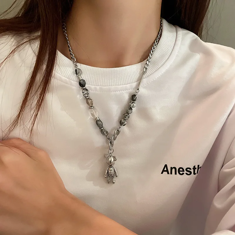 2022 New South Korean fashion gift women's heart necklace chain stainless steel luxury cool autumn and winter with sweater chain
2022 New South Korean fashion gift women's heart necklace chain stainless steel luxury cool autumn and winter with sweater chain