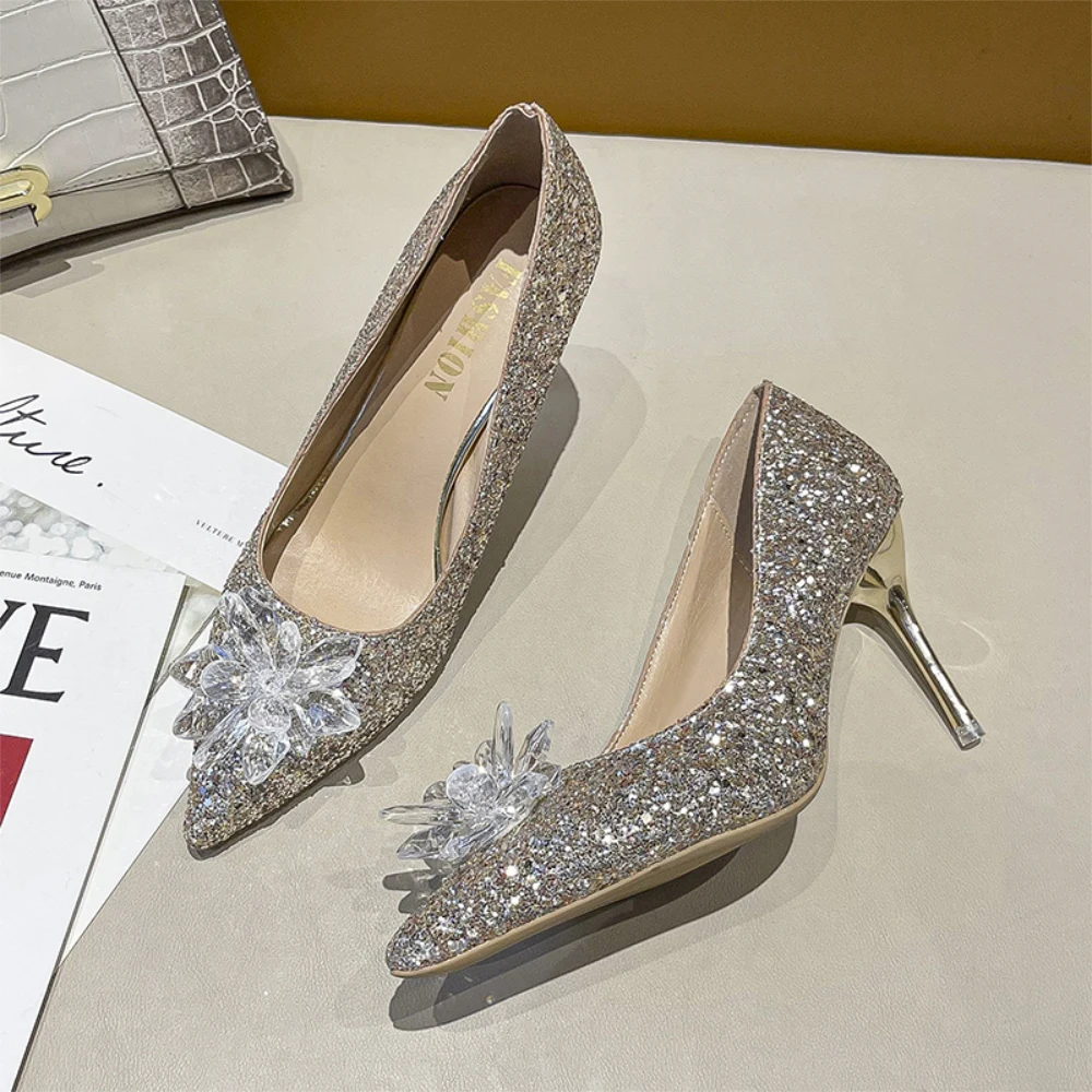 Daily wedding shoes 2023 new bride shoes silver glass slipper women high heels Bridesmaid shoes dress fine heels
Daily wedding shoes 2023 new bride shoes silver glass slipper women high heels Bridesmaid shoes dress fine heels