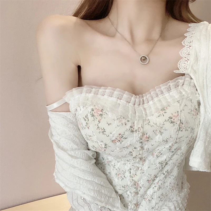 Crop Top Underwear Camisole Tube Street Lingerie Female Outerwear Korean Ladies Women's Vintage Tops Lingerie Style Lace Bra Ins
Crop Top Underwear Camisole Tube Street Lingerie Female Outerwear Korean Ladies Women's Vintage Tops Lingerie Style Lace Bra Ins