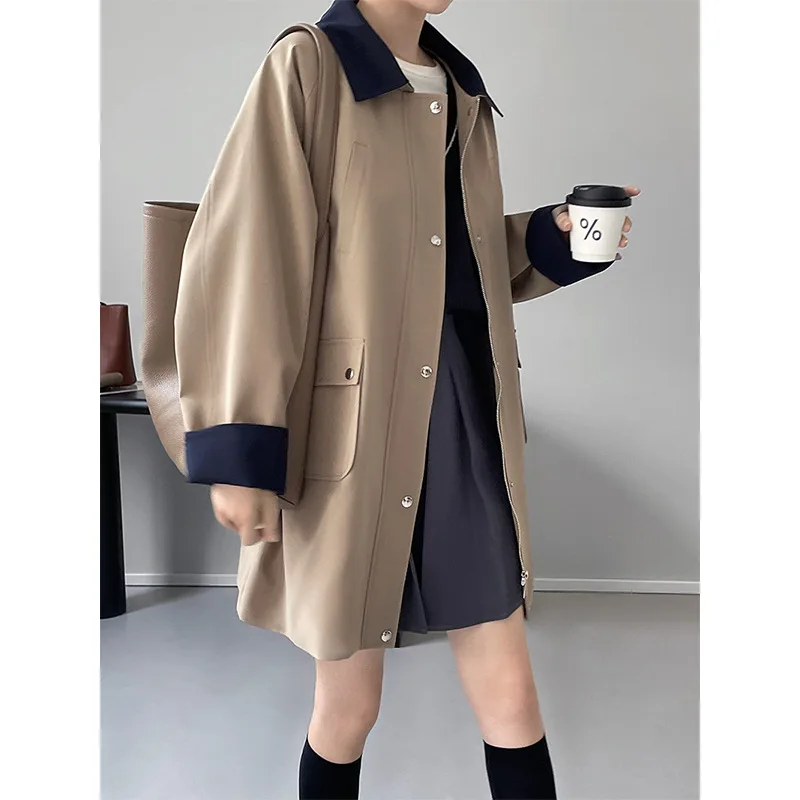 Retro Tooling Style Contrast Color Stitching Windbreaker 2022 Spring and Autumn Coat Women's Loose Mid-length Coat
Retro Tooling Style Contrast Color Stitching Windbreaker 2022 Spring and Autumn Coat Women's Loose Mid-length Coat