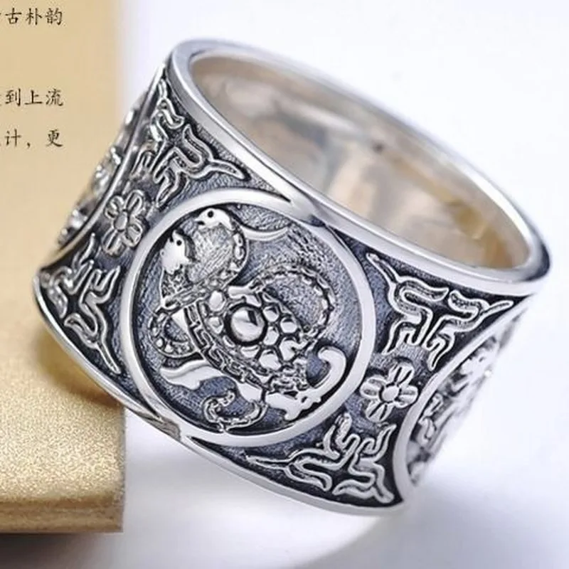 Original Creative Dragon Pattern Chinese Elements No Inlaid Big Domineering Exaggerated Niche Design Men's Ring Silver Jewelry
Original Creative Dragon Pattern Chinese Elements No Inlaid Big Domineering Exaggerated Niche Design Men's Ring Silver Jewelry