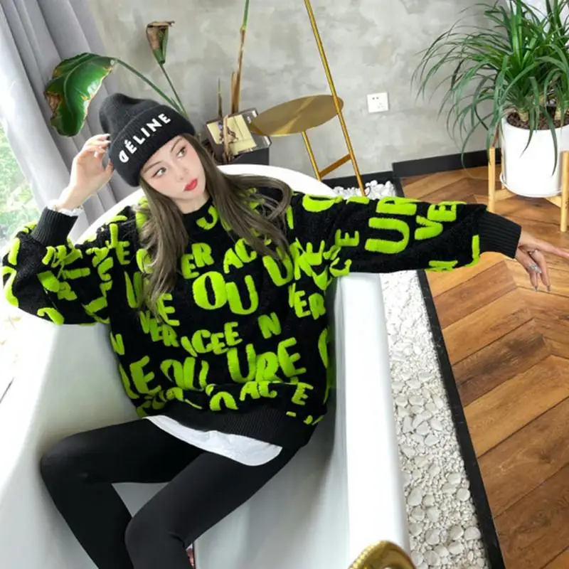 Fashion blouses letter thick sweater women 2021 fall/winter new style western style loose knit sweater
Fashion blouses letter thick sweater women 2021 fall/winter new style western style loose knit sweater