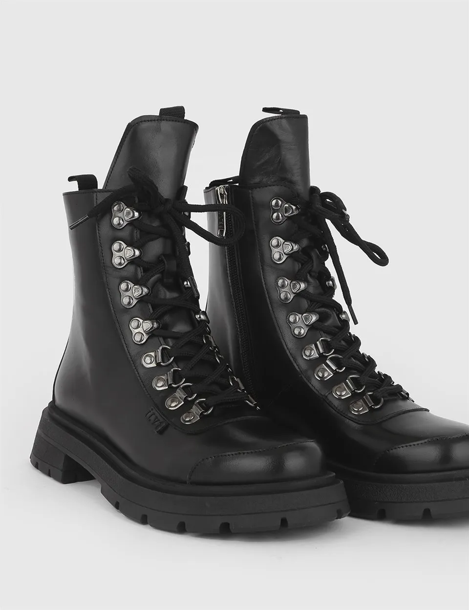 ILVi-Genuine Leather Handmade Jeka Black Leather Women's Boot Women Shoes 2021 Fall/Winter 
ILVi-Genuine Leather Handmade Jeka Black Leather Women's Boot Women Shoes 2021 Fall/Winter