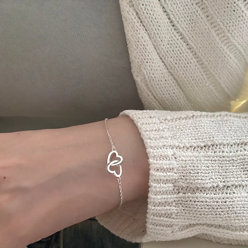 Metal Alloy Peach Heart Double Heart Bracelet Women's Interlocking Small Heart Bracelet bracelets for women
Metal Alloy Peach Heart Double Heart Bracelet Women's Interlocking Small Heart Bracelet bracelets for women