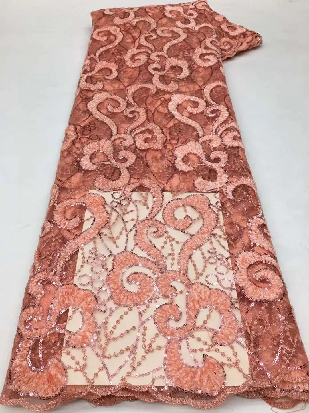 Nigerian African Sequins Lace Fabrics 2022 High Quality Lace 5 Yards Material French Tulle Lace Fabric Embroidery For Dress Sew
Nigerian African Sequins Lace Fabrics 2022 High Quality Lace 5 Yards Material French Tulle Lace Fabric Embroidery For Dress Sew
