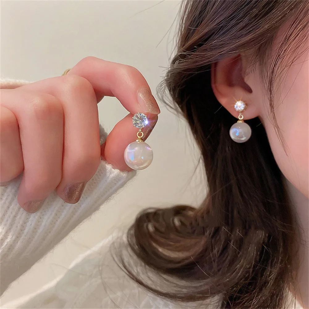 French Romantic Big Pearl Pendant Earrings For Woman Gold Color Fashion Zircon Gold Jewelry Party Wedding Girl's Earrings
French Romantic Big Pearl Pendant Earrings For Woman Gold Color Fashion Zircon Gold Jewelry Party Wedding Girl's Earrings