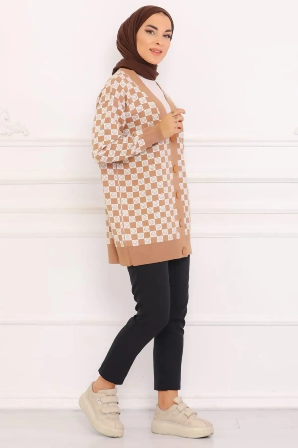 Women's Cardigan Buttoned Square Smiling Face - Camel Casual Knitted Quality Fashion Cardigan Sweaters Loose Sweater Jumper
Women's Cardigan Buttoned Square Smiling Face - Camel Casual Knitted Quality Fashion Cardigan Sweaters Loose Sweater Jumper