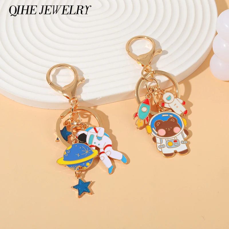 Astronaut Space Planet Keychain Metal Star Keyring Pendant Activity Charm Gift for Space Lover Unisex Custom Jewelry Wholesale
Astronaut Space Planet Keychain Metal Star Keyring Pendant Activity Charm Gift for Space Lover Unisex Custom Jewelry Wholesale
