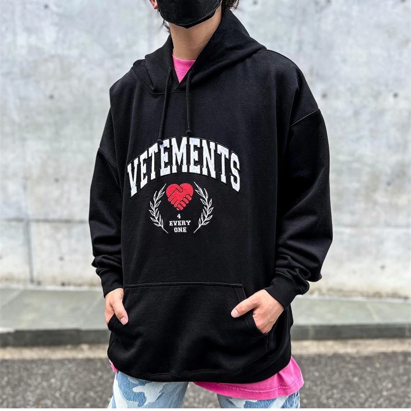 VETEENTS Hoodie Love Embroidery Logo High Street Sport Oversize Hoodie For Men And Women
VETEENTS Hoodie Love Embroidery Logo High Street Sport Oversize Hoodie For Men And Women