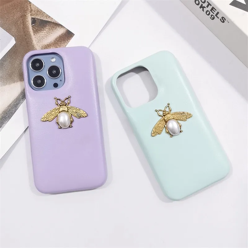 Business 3d Metallic Pearl Bee Couple Phone Cover Case For Iphone 14 13 12 X 11 Pro Max Xr 7 Plus Luxury Pu Leather Coque Fundas
Business 3d Metallic Pearl Bee Couple Phone Cover Case For Iphone 14 13 12 X 11 Pro Max Xr 7 Plus Luxury Pu Leather Coque Fundas