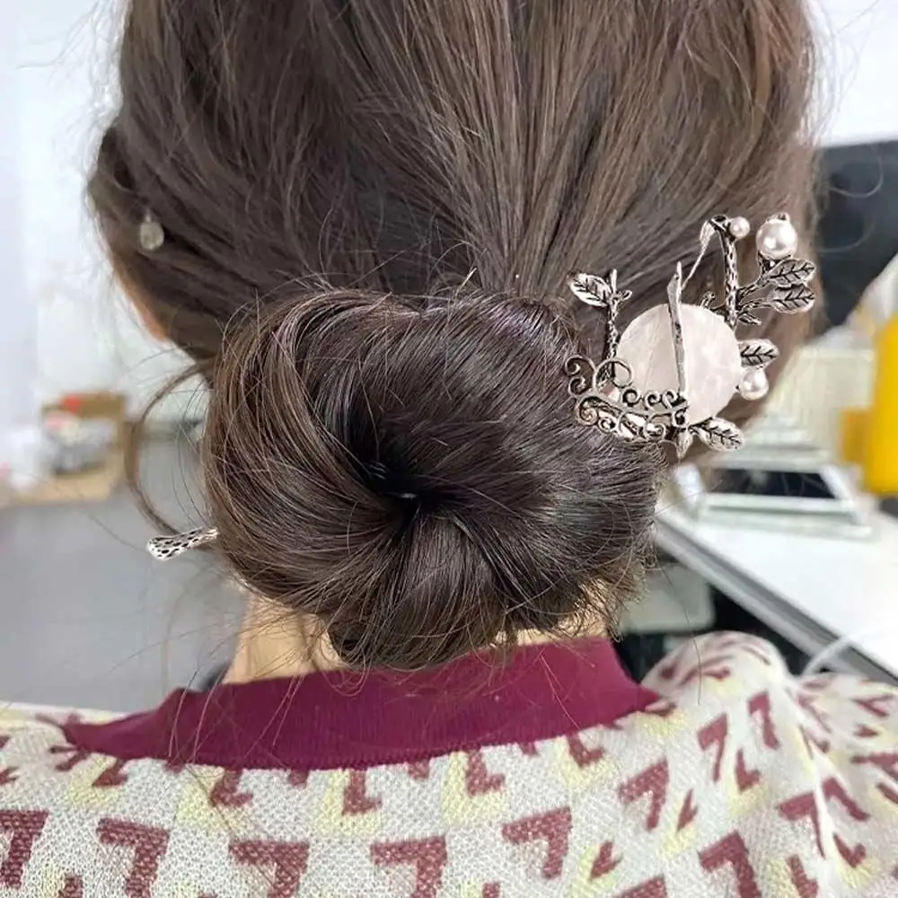 Chinese Style Female Hanfu Headwear Headdress Pearl Moon Hair Stick Hair Accessories Pearl Hairpins Women Hair Fork
Chinese Style Female Hanfu Headwear Headdress Pearl Moon Hair Stick Hair Accessories Pearl Hairpins Women Hair Fork