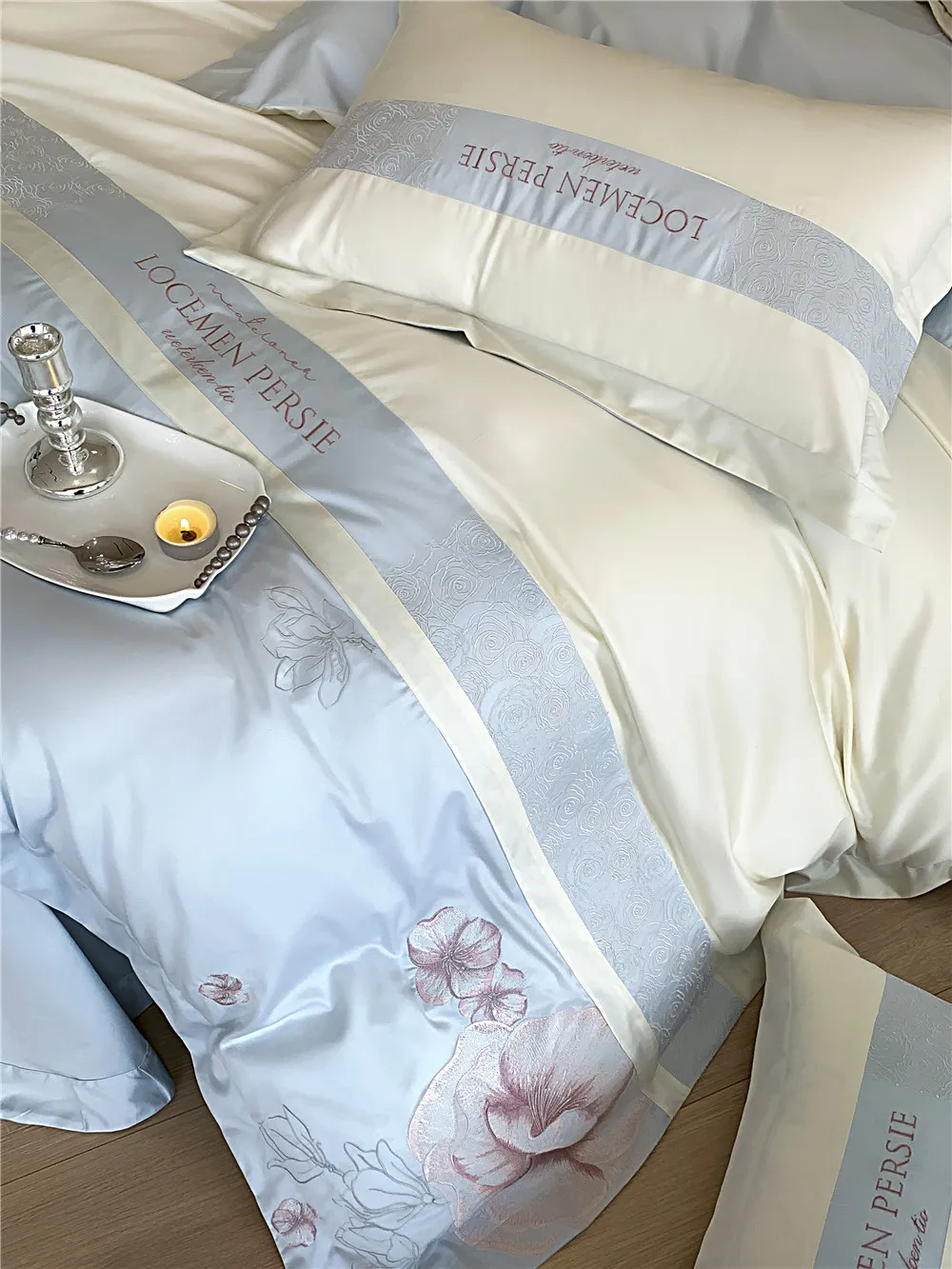Light Luxury Girl Long-Staple Cotton High-Grade French Pastoral Embroidered Quilt Bedding
Light Luxury Girl Long-Staple Cotton High-Grade French Pastoral Embroidered Quilt Bedding