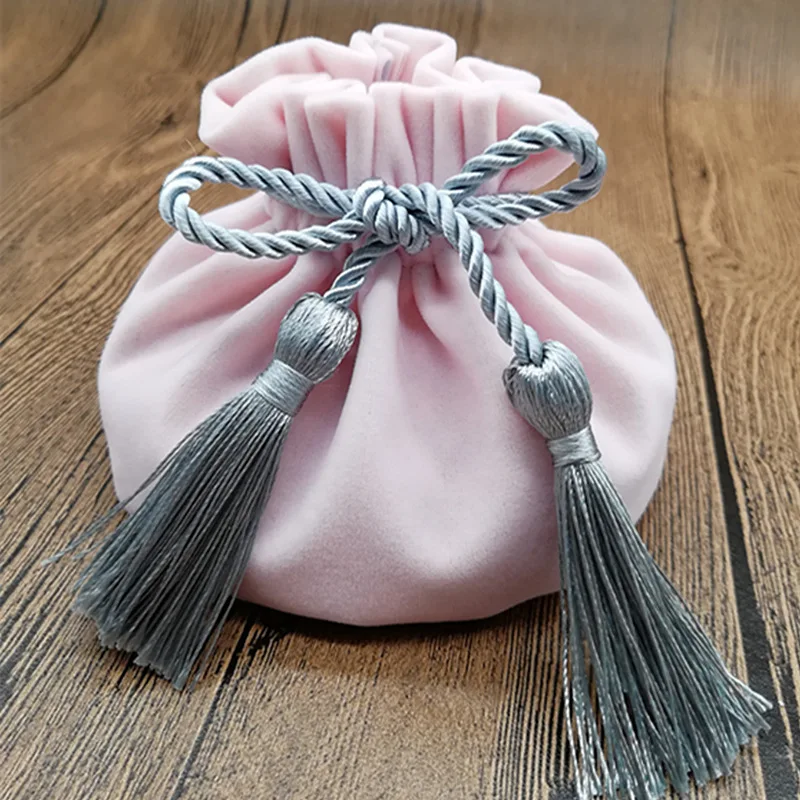 New Velvet Drawstring Gift Pouches Chocolate Gift Bags Organza Bags Wedding Favors Can Be Customized Containers For Sugars
New Velvet Drawstring Gift Pouches Chocolate Gift Bags Organza Bags Wedding Favors Can Be Customized Containers For Sugars