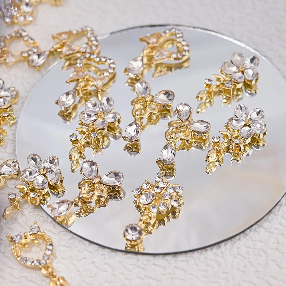 10Pcs Love Heart Pendant Chain Nail Art Rhinestones 3D Butterfly Inlaid Zircon Pearl Alloy Nail Parts For Manicure DIY Jewelrys
10Pcs Love Heart Pendant Chain Nail Art Rhinestones 3D Butterfly Inlaid Zircon Pearl Alloy Nail Parts For Manicure DIY Jewelrys